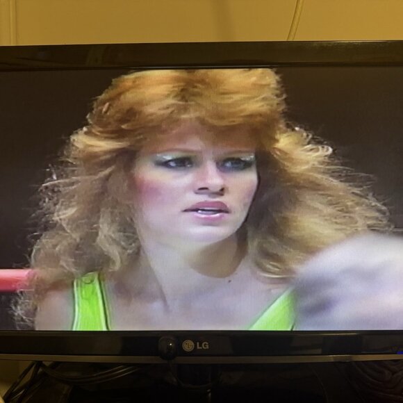 Coliseum Video WOMEN OF THE WWF VHS Vintage Tested And Working - Picture 4 of 16